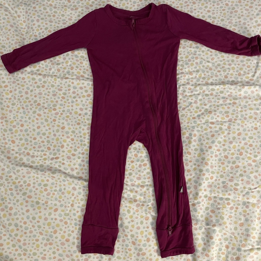 KYTE baby zippered romper in burgundy